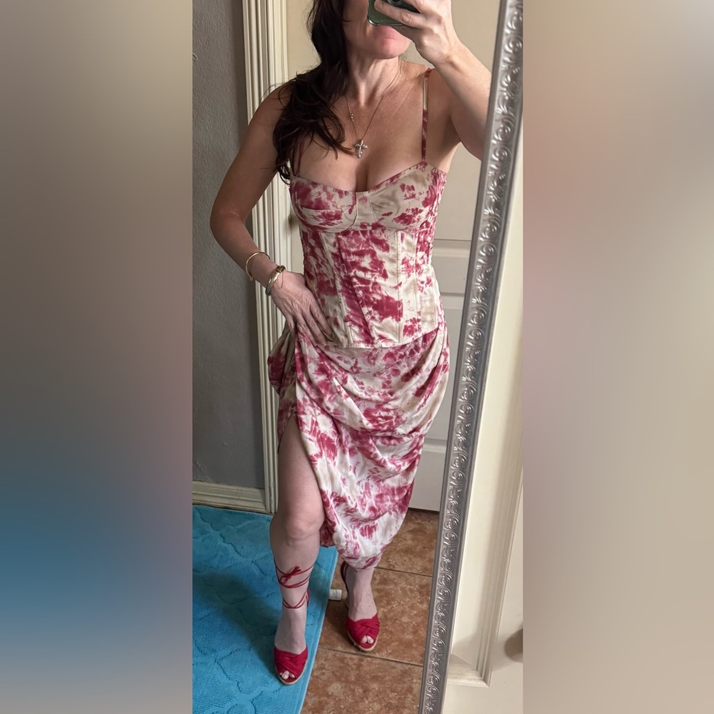 💗 PrettyLittleThing Fuchsia Tie-Dye Corset & Skirt Set – NEW w/ Tags (Size 6)